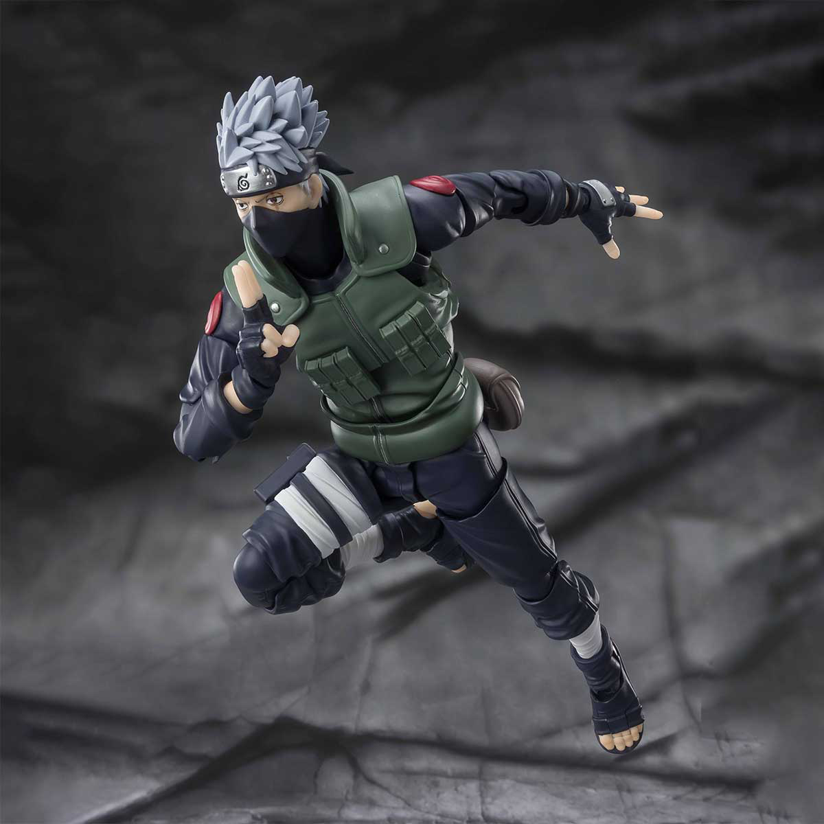 Naruto Shippuden Kakashi Hatake The famed Sharingan Hero S.H.Figuarts Action Figure