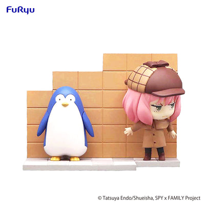 Anya and Penguin Hold Statue (Spy x Family)