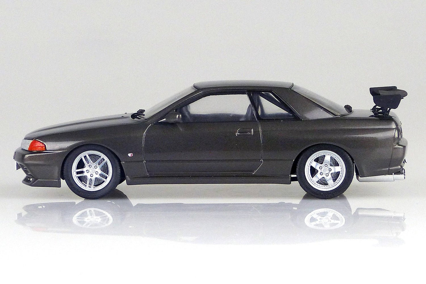 Aoshima - 1/24 Rin Hojo BNR32 Skyline GT - R Model Kit - Good Game Anime