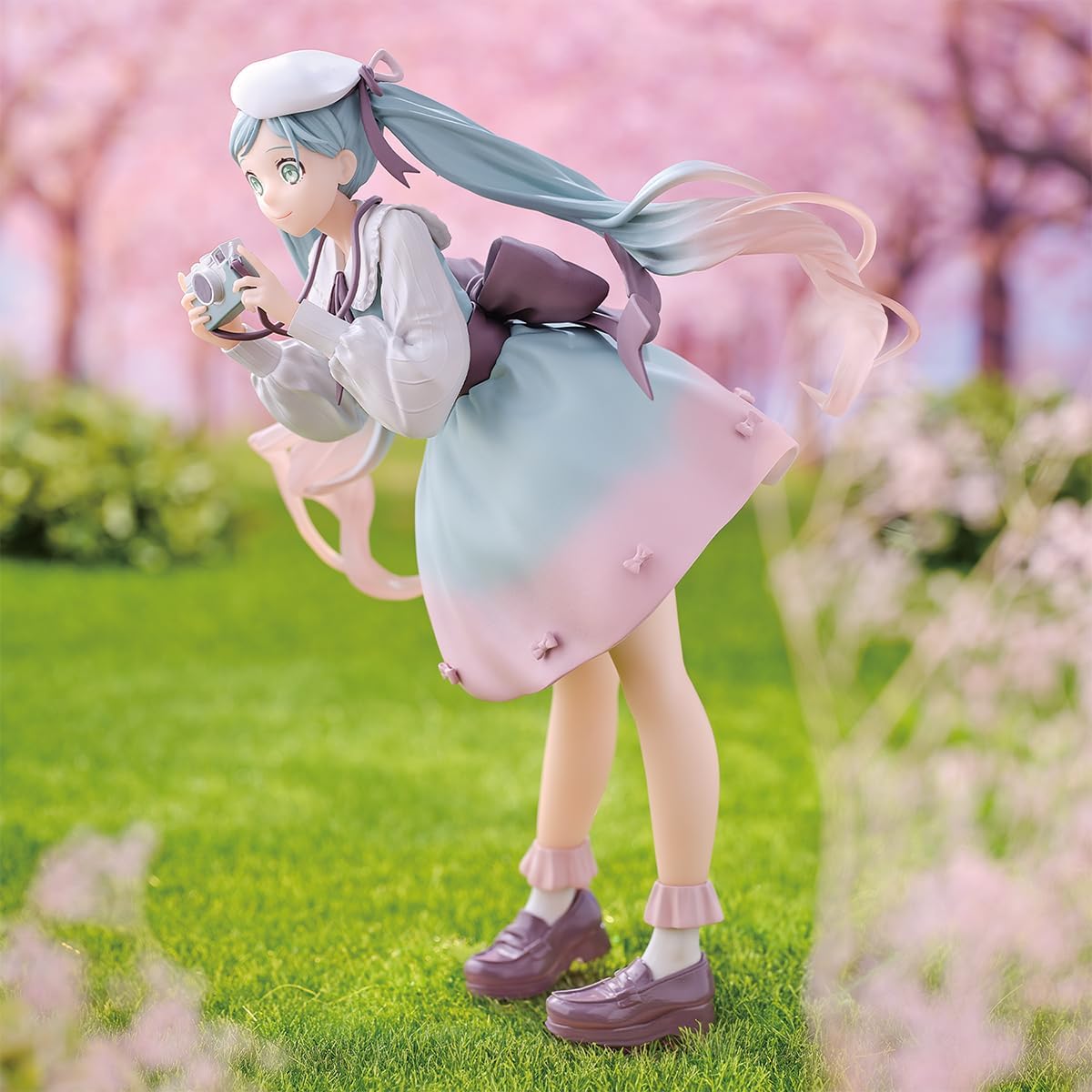 Banpresto - Vocaloid - Hatsune Miku (Holiday Memories - Camera) Figure - Good Game Anime