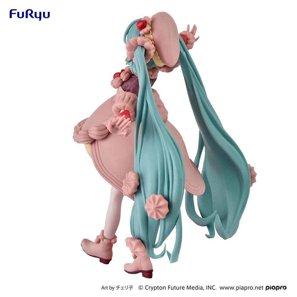 FuRyu - SweetSweets Series Figure-Hatsune Miku strawberry chocolate short- - Good Game Anime