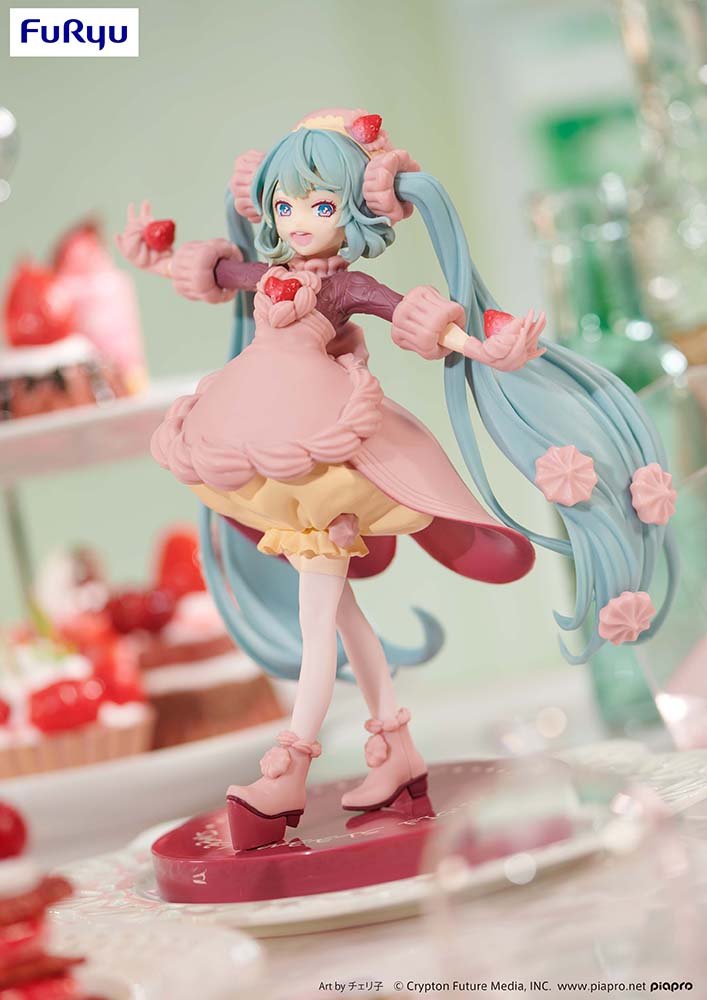 FuRyu - SweetSweets Series Figure-Hatsune Miku strawberry chocolate short- - Good Game Anime