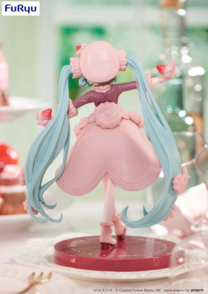 FuRyu - SweetSweets Series Figure-Hatsune Miku strawberry chocolate short- - Good Game Anime