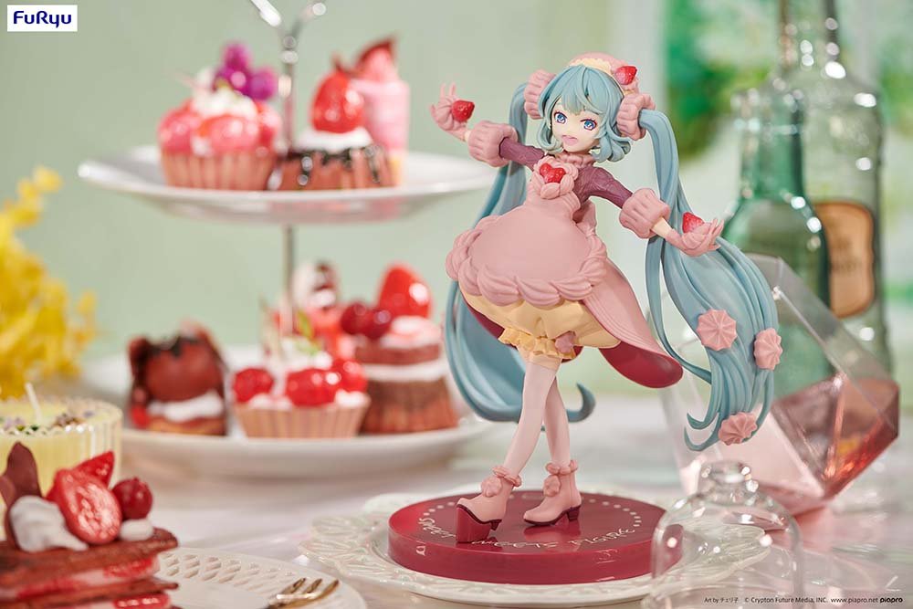 FuRyu - SweetSweets Series Figure-Hatsune Miku strawberry chocolate short- - Good Game Anime