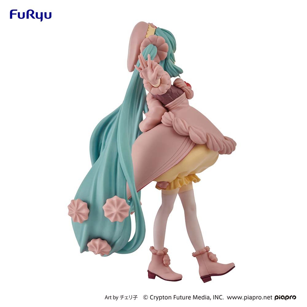 FuRyu - SweetSweets Series Figure-Hatsune Miku strawberry chocolate short- - Good Game Anime