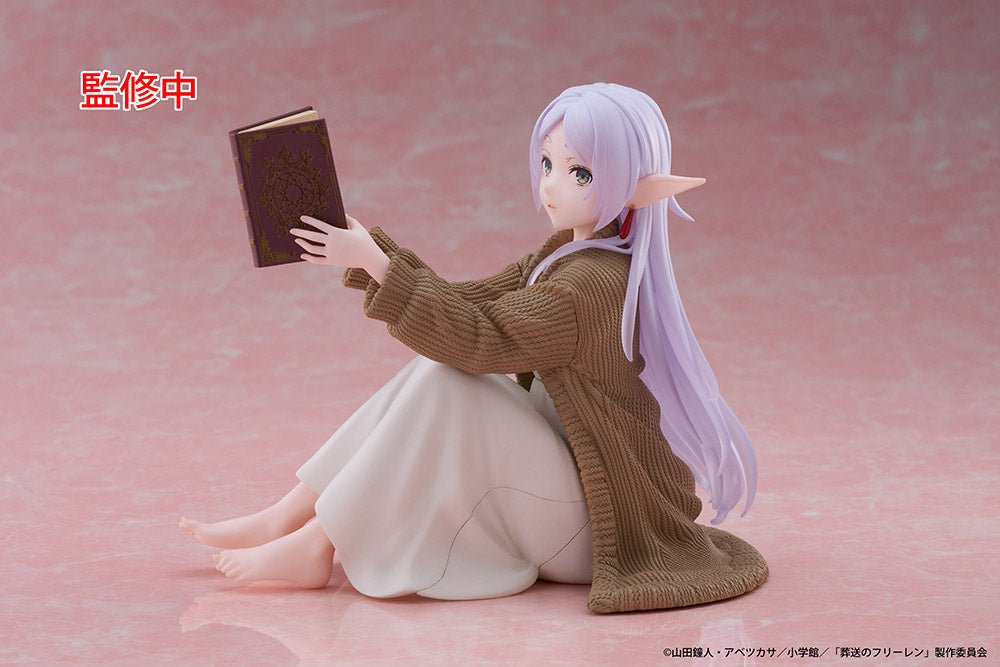 Taito - Frieren: Beyond Journey's End Desktop Cute Figure - Frieren (Roomwear Ver.) - Good Game Anime