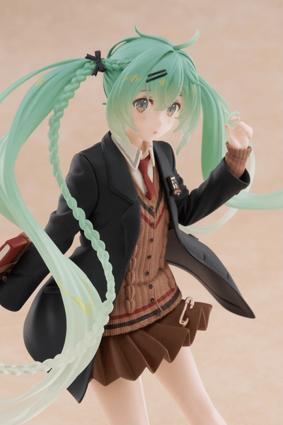 Taito - Hatsune Miku Figure - Fashion (Preppy Ver.) - Good Game Anime