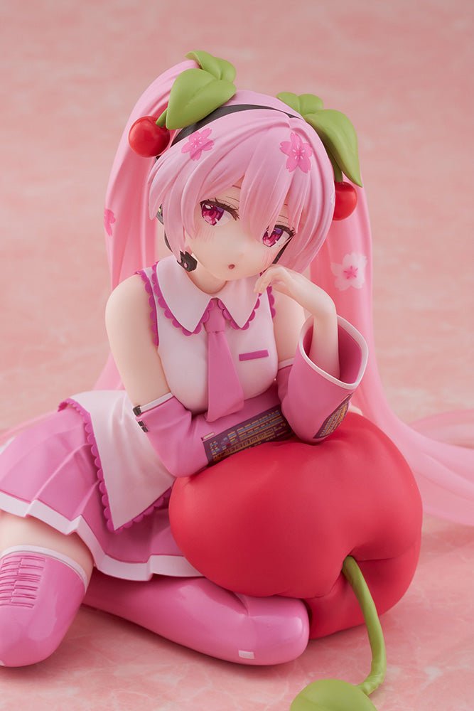 Taito - Sakura Miku Desktop Cute Figure (Cherry Cushion Ver.) - Good Game Anime