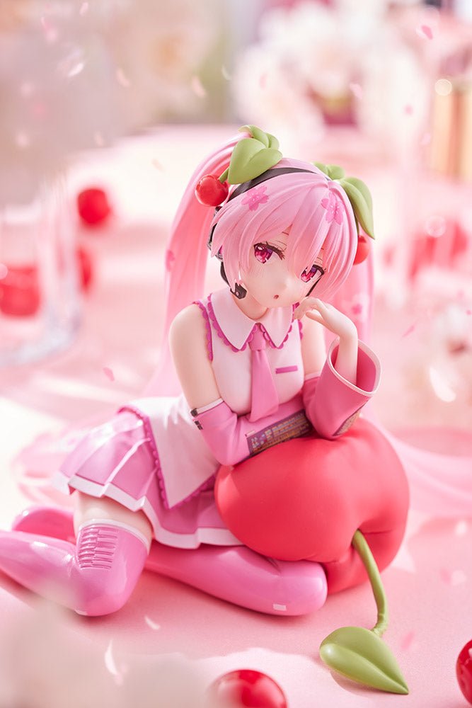 Taito - Sakura Miku Desktop Cute Figure (Cherry Cushion Ver.) - Good Game Anime